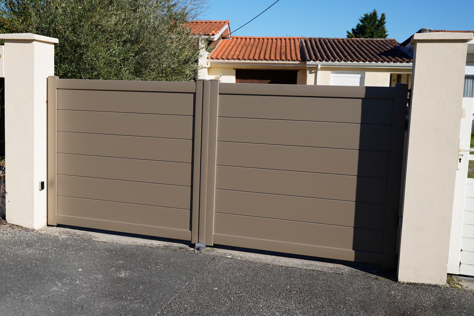 PORTAIL ALUMINIUM | Coréhome Quels sont les avantages d’un portail en aluminium ? Paris